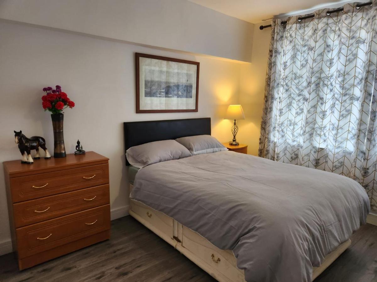 White House Ensuite Double Bedroom Warrington Kültér fotó