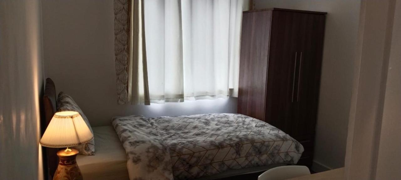 White House Ensuite Double Bedroom Warrington Kültér fotó