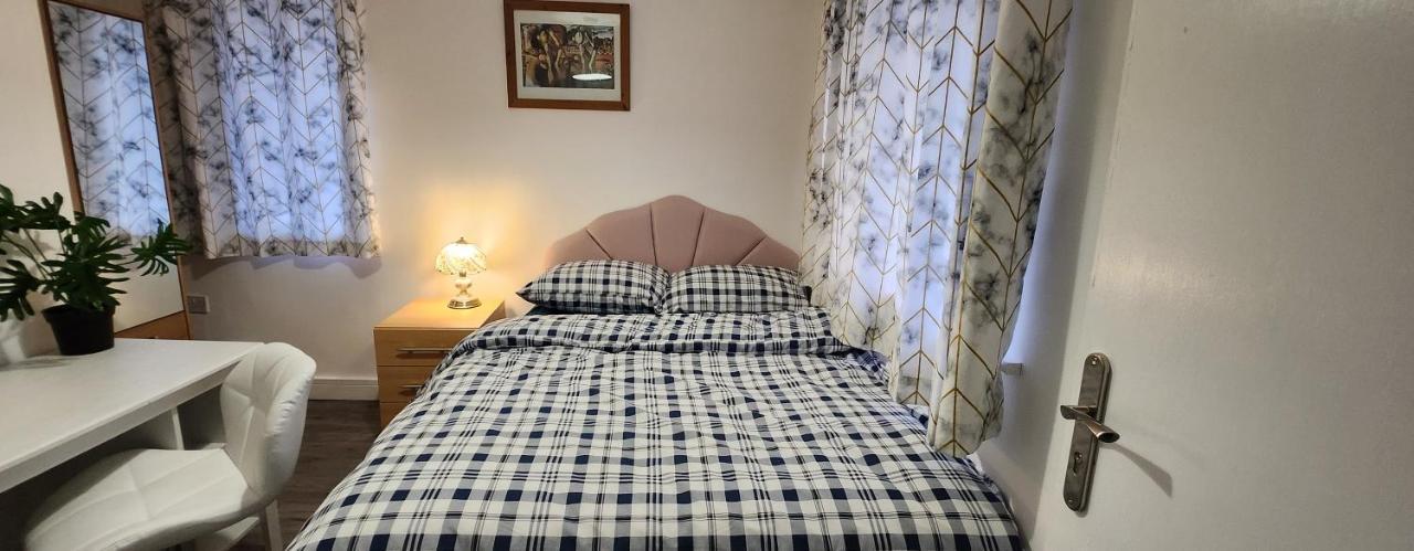 White House Ensuite Double Bedroom Warrington Kültér fotó