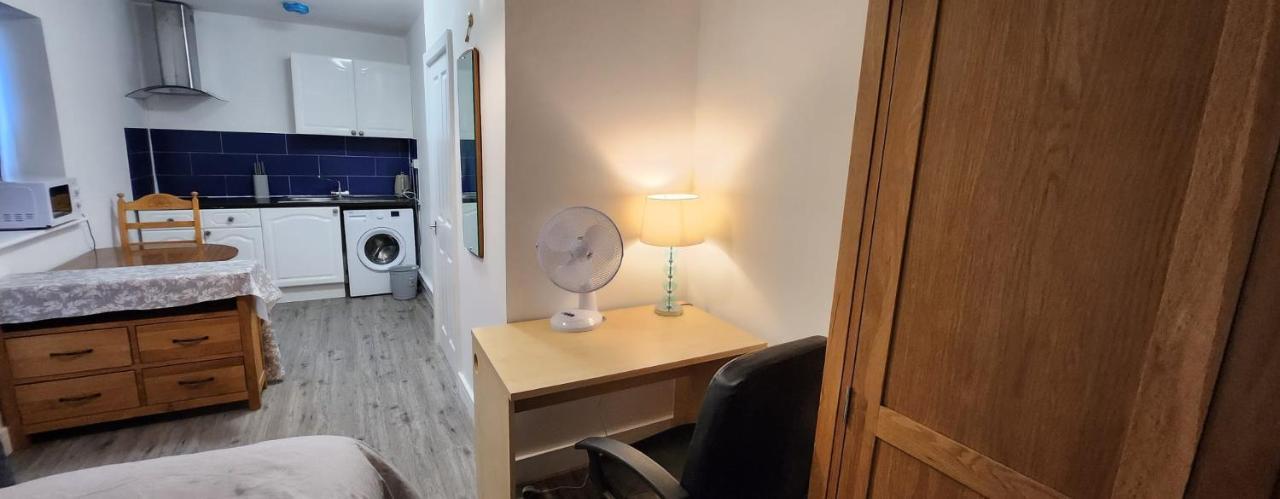 White House Ensuite Double Bedroom Warrington Kültér fotó