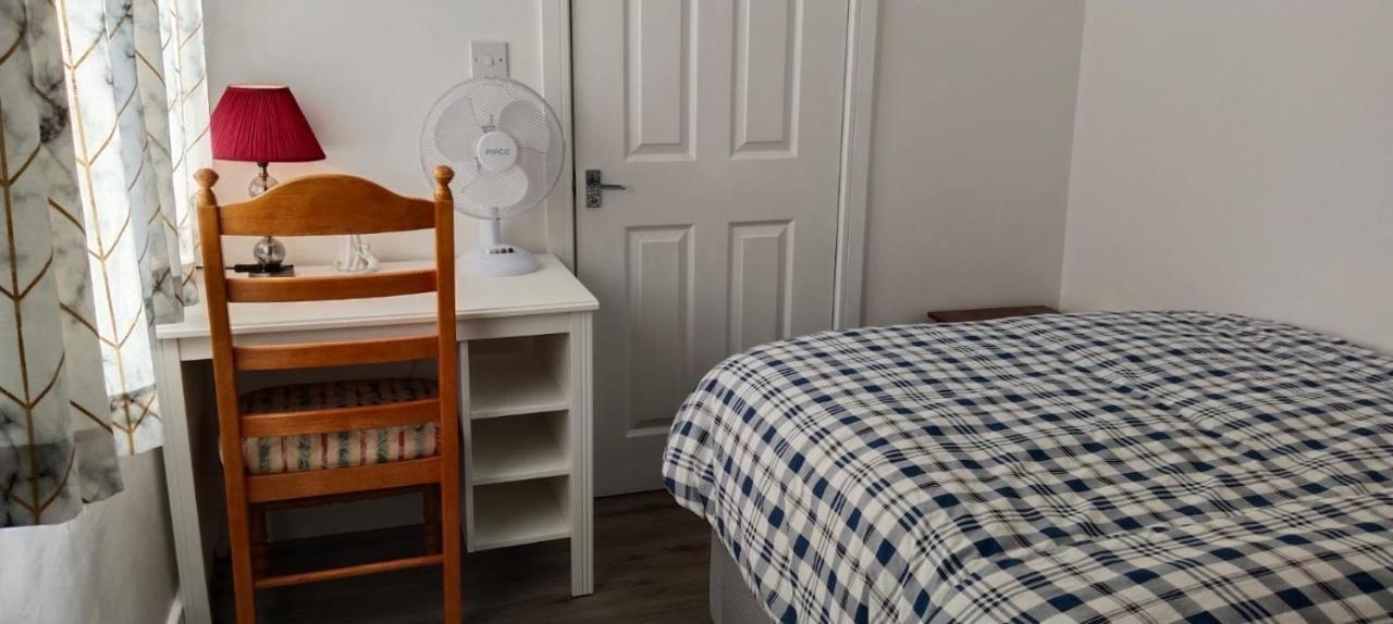 White House Ensuite Double Bedroom Warrington Kültér fotó