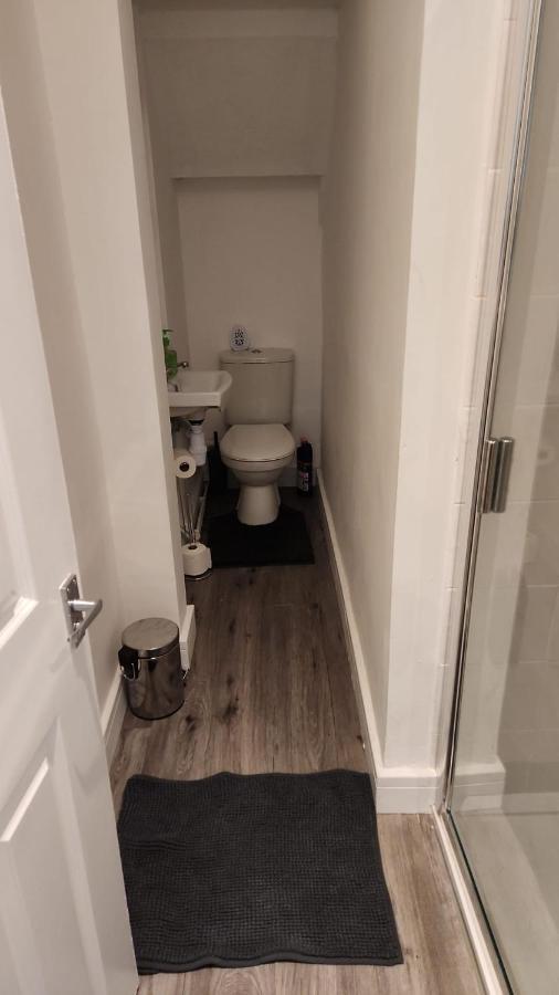 White House Ensuite Double Bedroom Warrington Kültér fotó